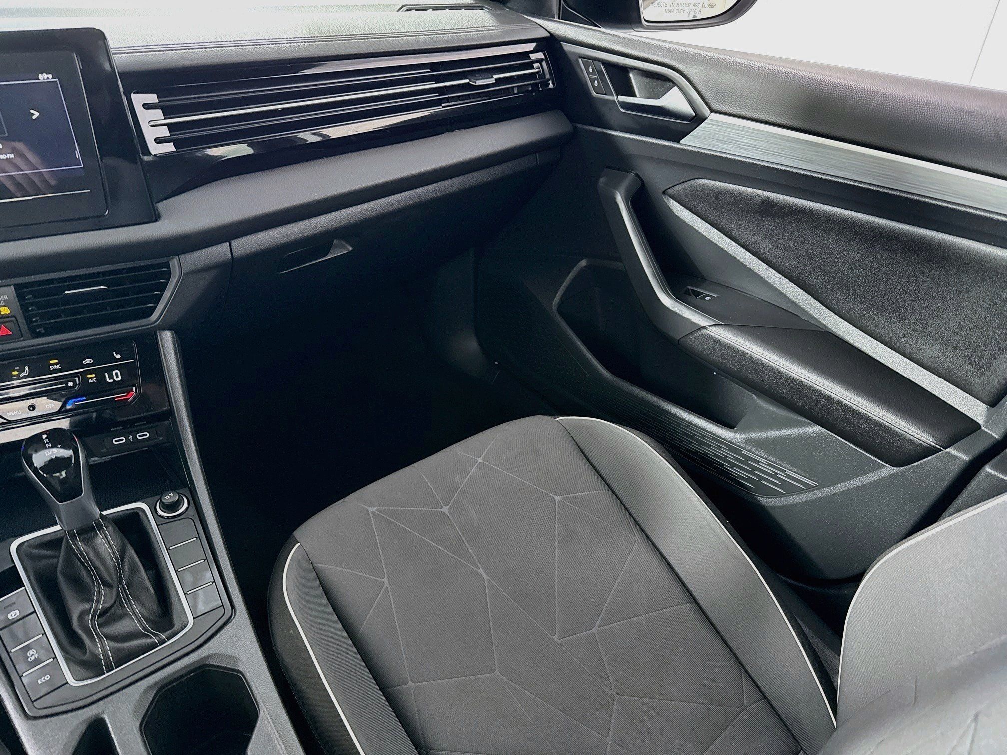 Used 2025 Volkswagen Jetta Sport FWD image 22