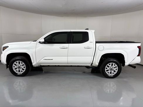 Used 2024 Toyota Tacoma SR5 RWD image 5