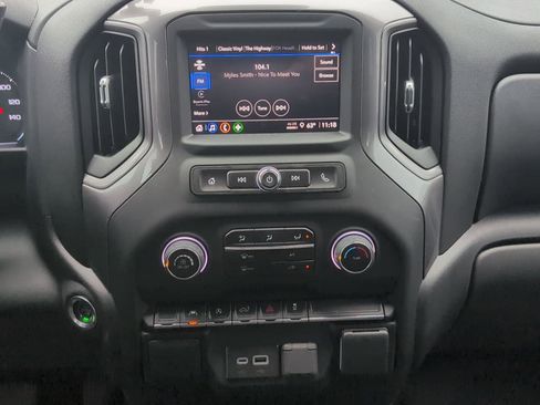 Used 2024 Chevrolet Silverado 1500 Custom image 14