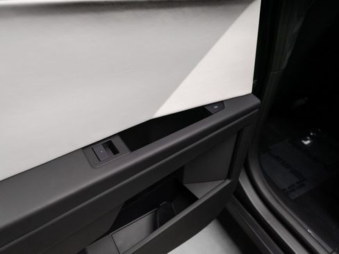 Used 2024 Tesla Cybertruck AWD Crew Cab image 57