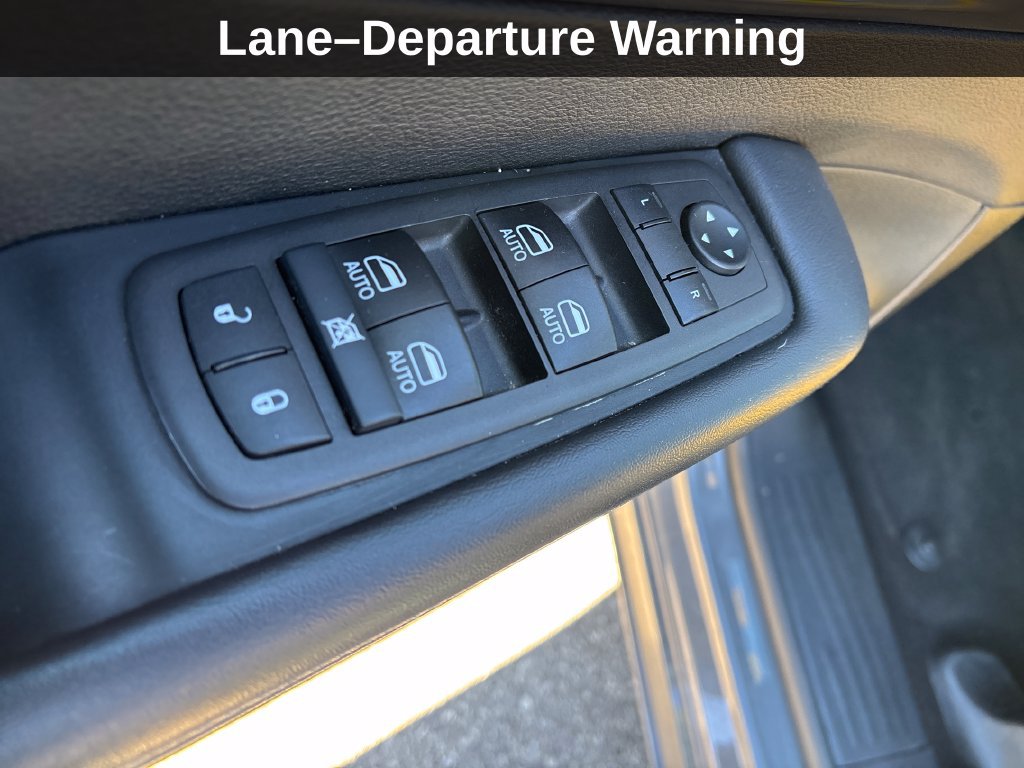 Used 2025 Chrysler Pacifica Select FWD image 15