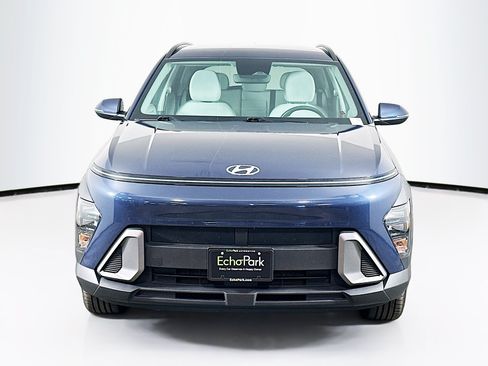 Used 2024 Hyundai Kona SEL AWD/4WD image 2