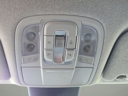 Used 2020 Hyundai Santa Fe Limited AWD/4WD image 11