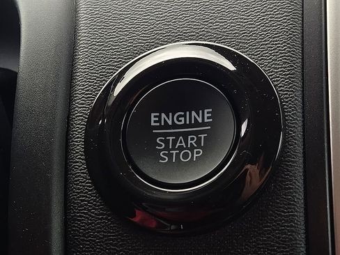 Used 2025 Ford Expedition Active image 17