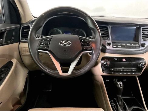 Used 2017 Hyundai Tucson SE Plus FWD image 6