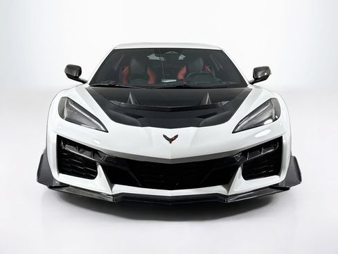 Used 2024 Chevrolet Corvette Z06 w/ Stealth Interior Trim Package RWD image 8