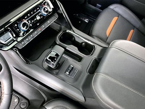 Used 2024 GMC Sierra 1500 AT4 w/ Technology Package image 19