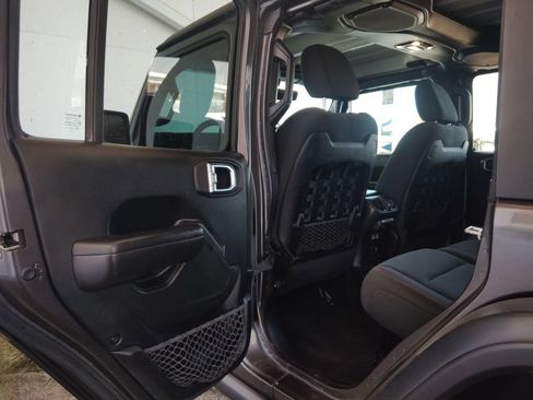 Used 2021 Jeep Wrangler Unlimited Rubicon AWD/4WD image 22