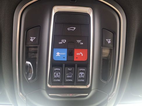 New 2025 Jeep Grand Cherokee Limited image 24