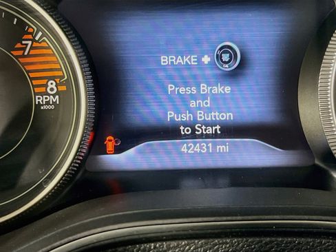 Used 2019 Jeep Cherokee Limited AWD/4WD image 12
