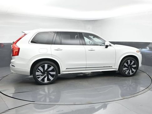 Used 2024 Volvo XC90 T8 Ultimate w/ Lounge Package AWD/4WD image 9