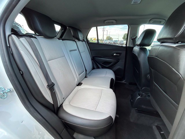 Used 2022 Chevrolet Trax LT w/ LT Convenience Package AWD/4WD image 38
