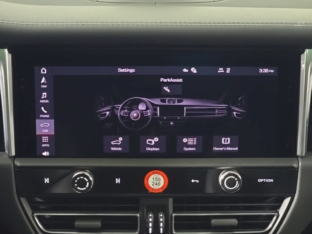 Certified 2026 Porsche Macan AWD/4WD image 21