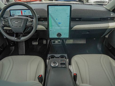 Used 2022 Ford Mustang Mach-E Premium image 22