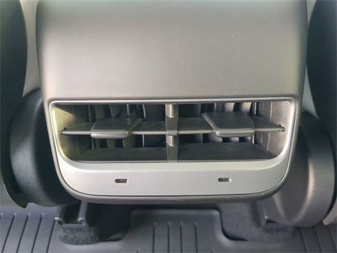 Used 2023 Tesla Model Y Long Range image 16