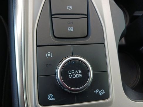 Used 2024 Ford Explorer Limited image 21