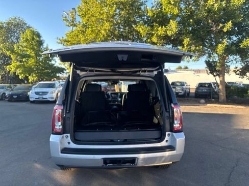 Used 2018 GMC Yukon SLT w/ Open Road Package AWD/4WD image 47
