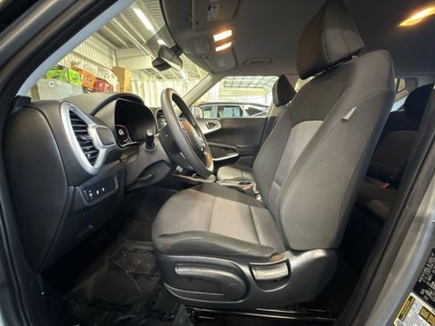 Used 2024 Kia Soul LX w/ Option Group 015 image 13