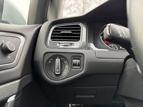 Used 2019 Volkswagen Golf Alltrack SE image 23