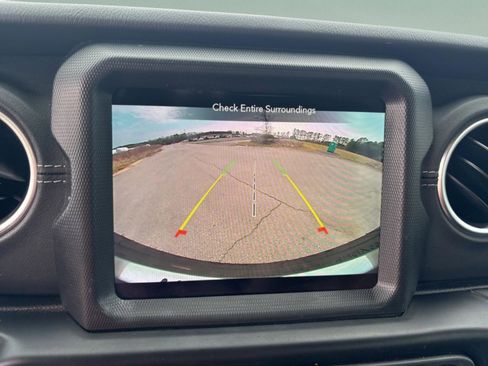 Used 2022 Jeep Wrangler Unlimited Sahara w/ LED Lighting Group image 17