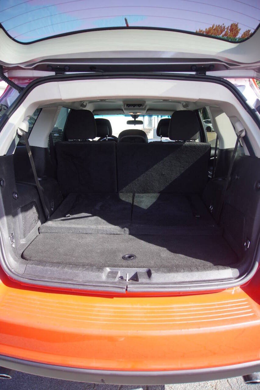 Used 2016 Dodge Journey SXT w/ Comfort/Convenience Group AWD/4WD image 4