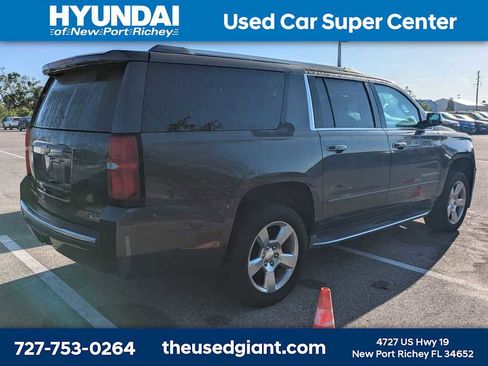 Used 2018 Chevrolet Suburban Premier RWD image 2