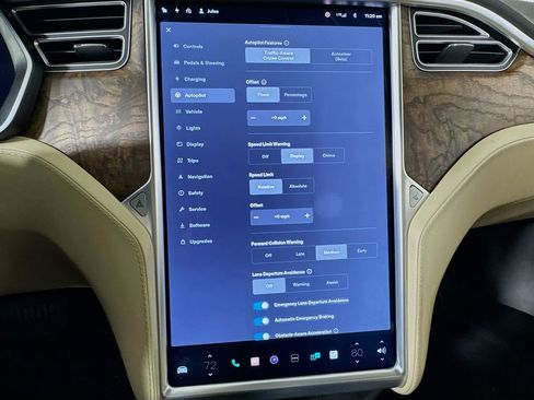 Used 2016 Tesla Model S 75D image 17