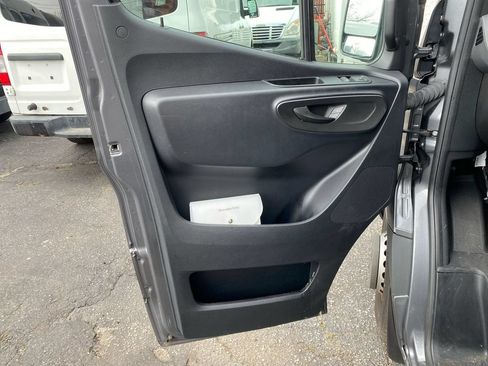 Used 2022 Mercedes-Benz Sprinter 4500 image 9