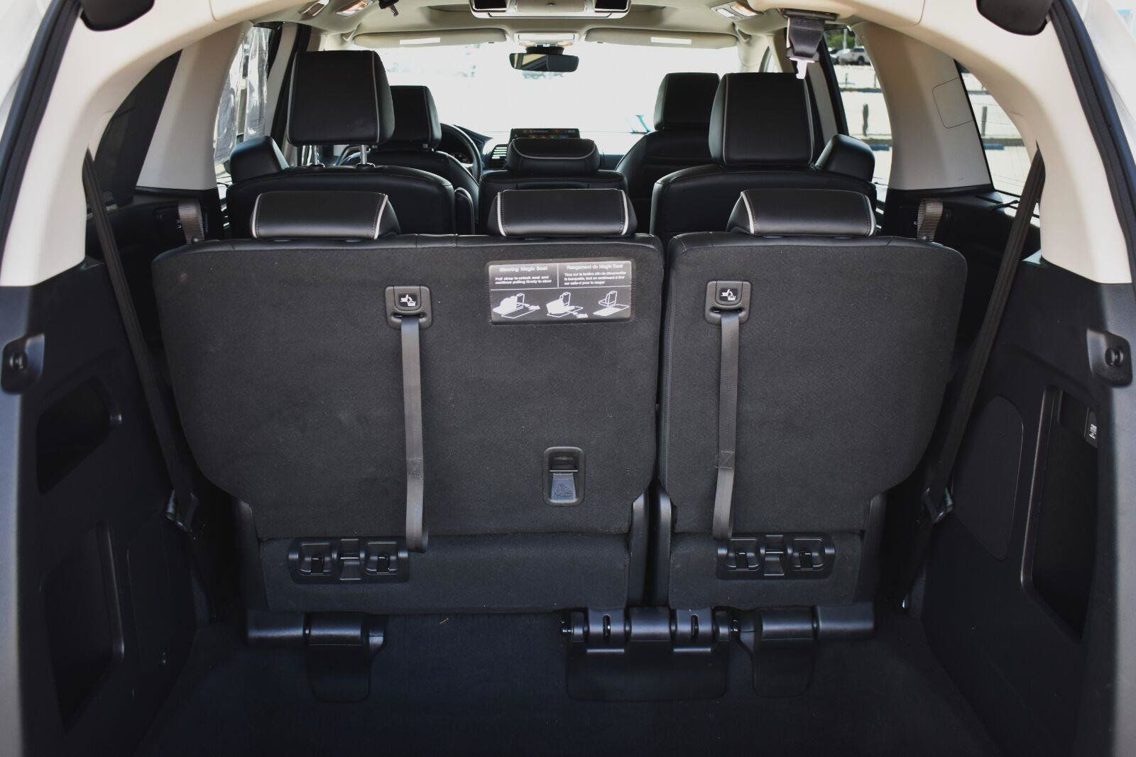 Used 2025 Honda Odyssey Elite image 18
