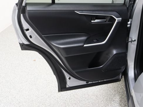 Used 2025 Toyota RAV4 XLE FWD image 26