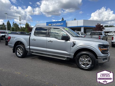 Used 2025 Ford F150 XLT w/ Equipment Group 301A Standard AWD/4WD image 7