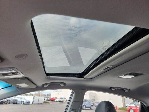 Used 2013 Hyundai Elantra Limited image 24