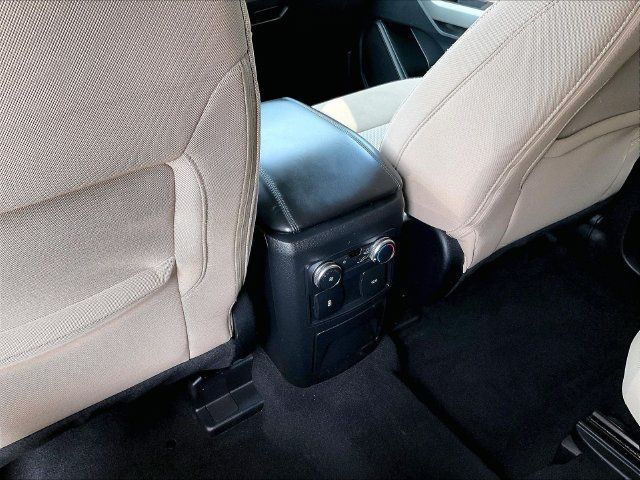 Used 2022 Ford Explorer XLT AWD/4WD image 29
