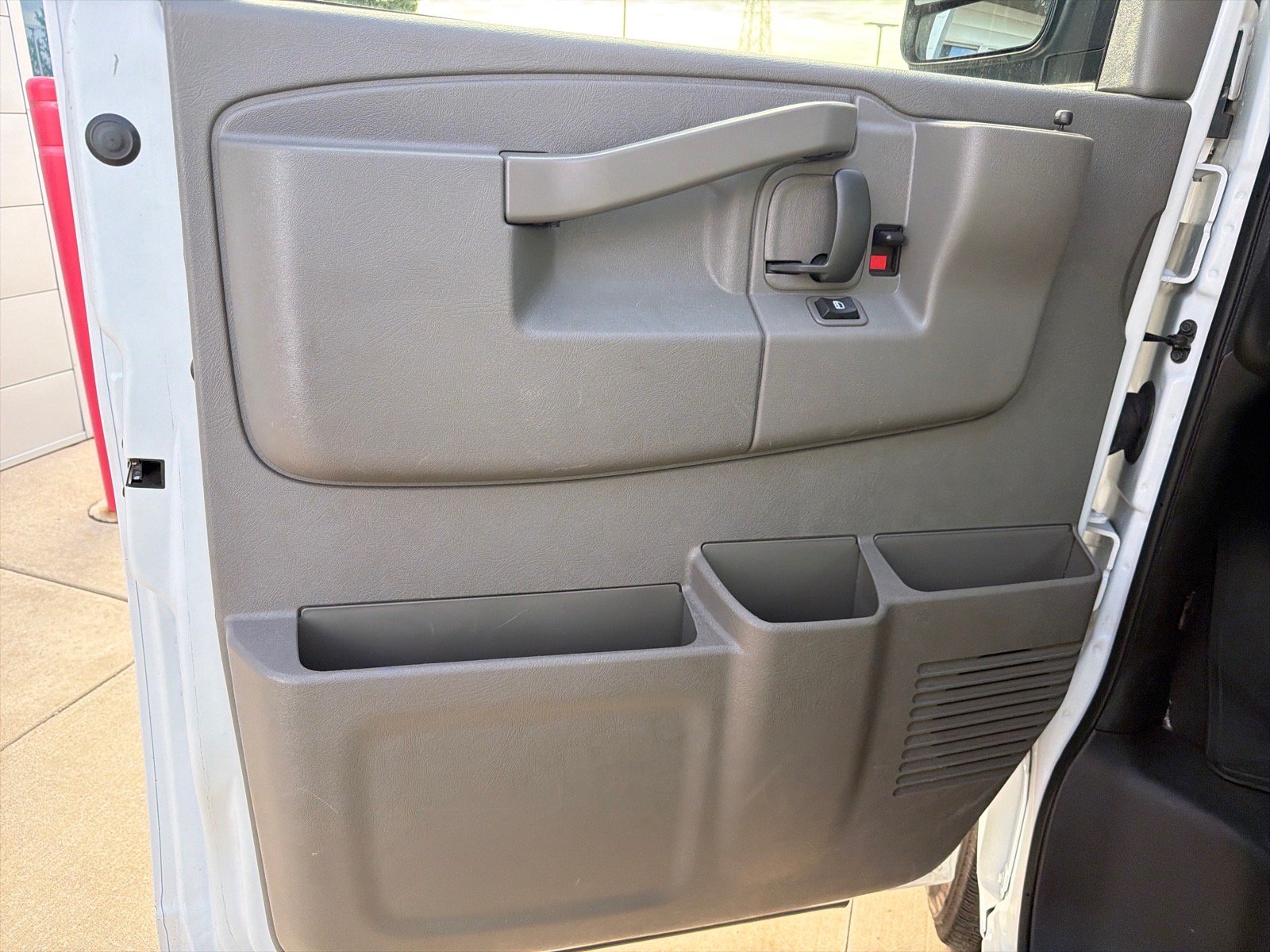 Used 2025 GMC Savana 3500 LT w/ LT Preferred Equipment Group RWD image 10