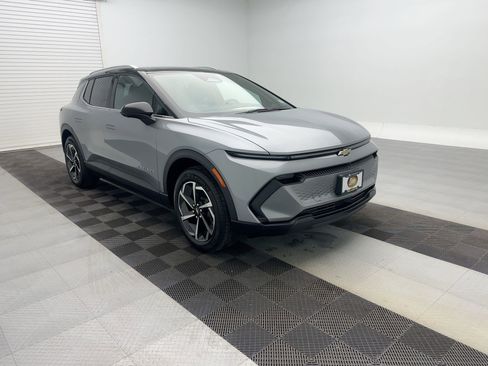 New 2026 Chevrolet Equinox EV LT image 7