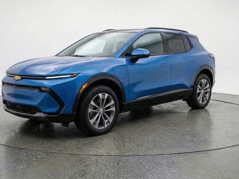 Used 2025 Chevrolet Equinox LT image 3