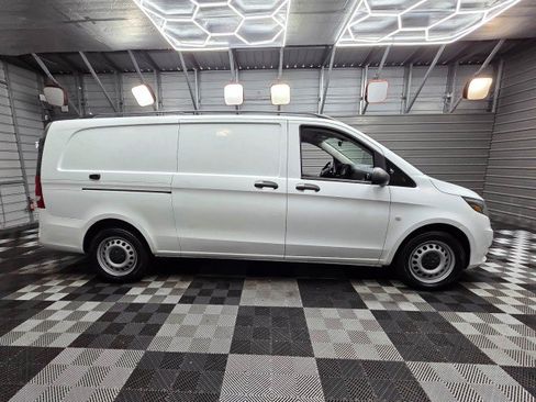 Used 2021 Mercedes-Benz Metris image 10