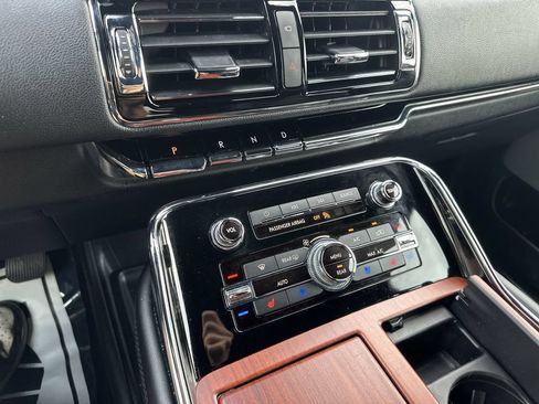 Used 2020 Lincoln Navigator L Reserve w/ Equipment Group 208A Reserve AWD/4WD image 22