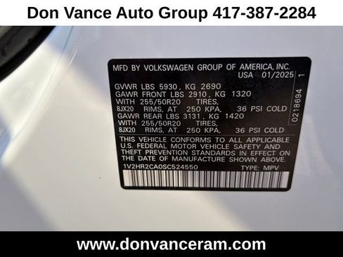 Used 2025 Volkswagen Atlas SE AWD/4WD image 28