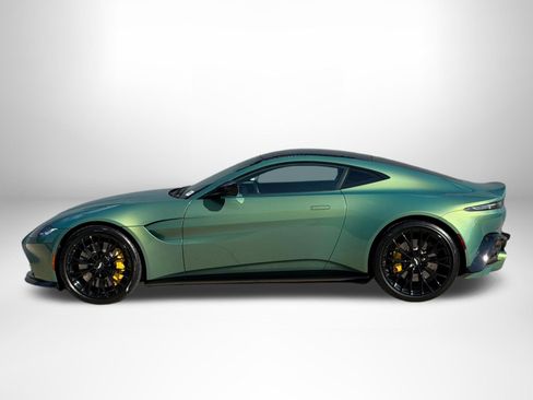 Used 2023 Aston Martin V8 Vantage Coupe RWD image 17