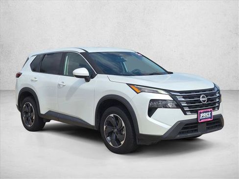 Used 2024 Nissan Rogue SV AWD/4WD image 3