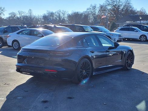 Used 2019 Porsche Panamera GTS image 5