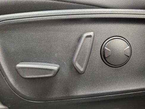 Used 2021 Ford Escape Titanium image 19