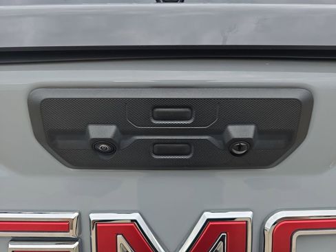 Used 2025 GMC Sierra 2500 AT4 w/ AT4 Premium Plus Package AWD/4WD image 13