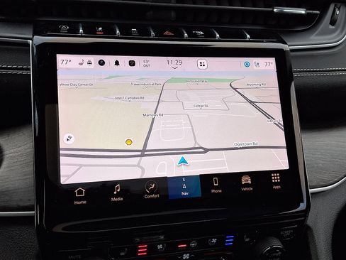 Used 2023 Jeep Grand Cherokee L Limited w/ Luxury Tech Group II image 25