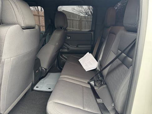 Used 2023 Nissan Frontier SV w/ Midnight Edition Package image 18