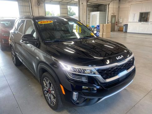 Used 2022 Kia Seltos SX AWD/4WD image 1