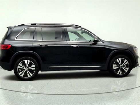 Used 2024 Mercedes-Benz GLB 250 4MATIC w/ Exclusive Package image 4