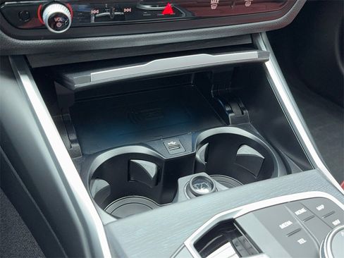 Used 2025 BMW i4 eDrive40 image 34