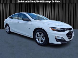 Used 2020 Chevrolet Malibu LS image 1